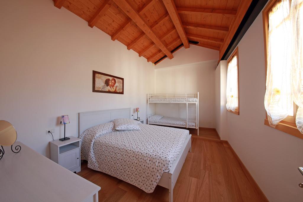 Villa Agriturismo La Scala à Salò Chambre photo